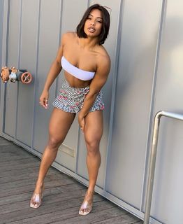 Qimmah Russo feet photo thumbnail