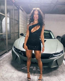 Qimmah Russo feet photo thumbnail