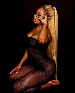 Qimmah Russo feet photo thumbnail