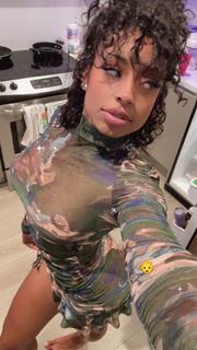 Qimmah Russo feet photo thumbnail