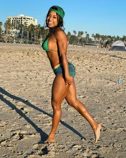 Qimmah Russo feet photo thumbnail