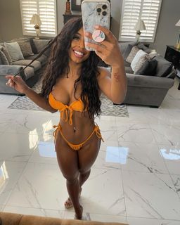 Qimmah Russo feet photo thumbnail