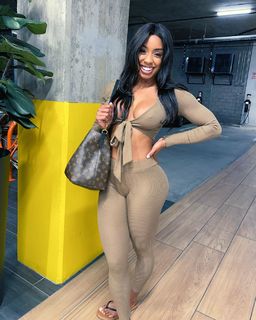 Qimmah Russo feet photo thumbnail