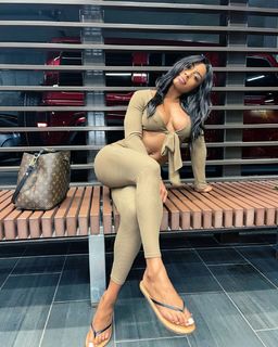 Qimmah Russo feet photo thumbnail