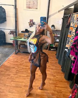 Qimmah Russo feet photo thumbnail