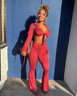 Qimmah Russo feet photo thumbnail