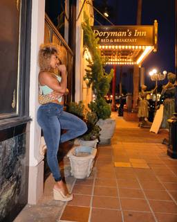 Qimmah Russo feet photo thumbnail