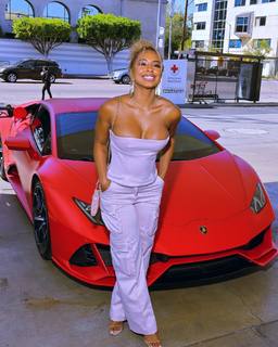 Qimmah Russo feet photo thumbnail