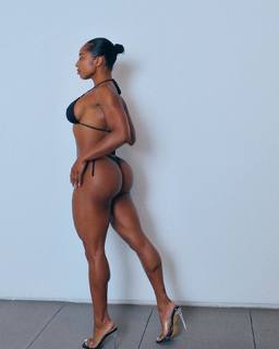Qimmah Russo feet photo thumbnail