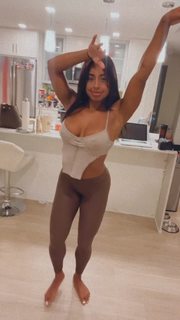 Qimmah Russo feet photo thumbnail