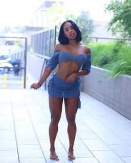 Qimmah Russo feet photo thumbnail