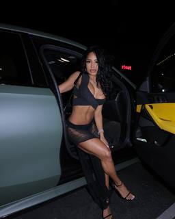 Qimmah Russo feet photo thumbnail