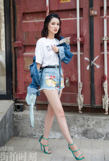 Qin Li feet photo 3