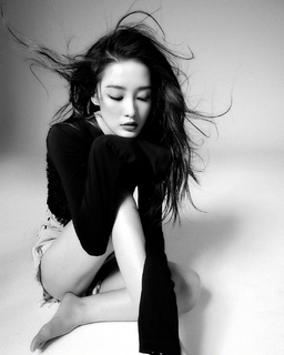 Qin Li feet photo 5
