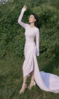 Qin Li feet photo 1