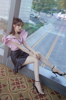 Qin Li feet photo 4