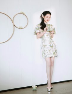 Qin Li feet photo 1