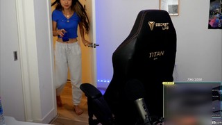 Qiyu Zhou feet photo thumbnail