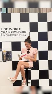 Qiyu Zhou feet photo thumbnail