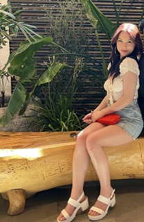 QuarterJade feet photo thumbnail