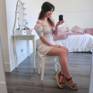 QuarterJade feet photo thumbnail