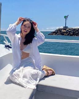 QuarterJade feet photo thumbnail