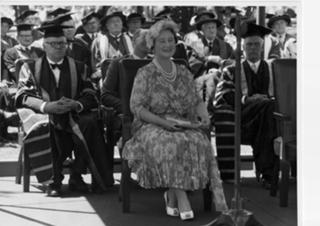 Queen Elizabeth the Queen Mother feet photo 3