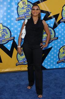 Queen Latifah feet photo thumbnail