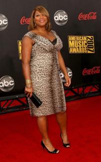 Queen Latifah feet photo thumbnail