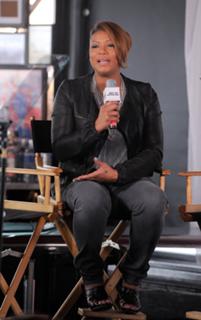 Queen Latifah feet photo thumbnail