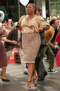 Queen Latifah feet photo thumbnail