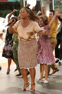 Queen Latifah feet photo thumbnail
