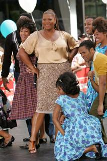 Queen Latifah feet photo thumbnail