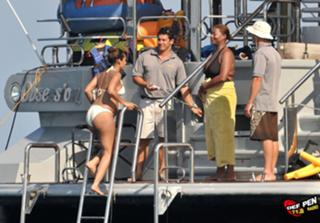 Queen Latifah feet photo thumbnail