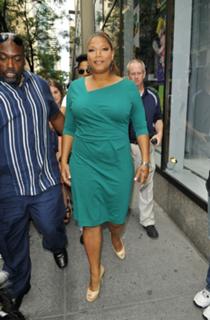 Queen Latifah feet photo thumbnail