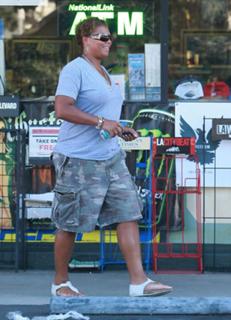 Queen Latifah feet photo thumbnail
