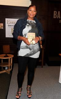 Queen Latifah feet photo thumbnail