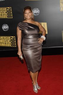 Queen Latifah feet photo thumbnail