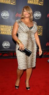 Queen Latifah feet photo thumbnail