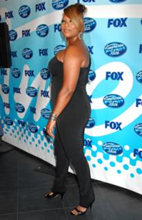 Queen Latifah feet photo thumbnail