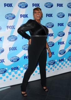 Queen Latifah feet photo thumbnail
