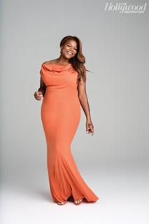 Queen Latifah feet photo thumbnail