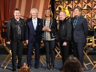Queen Latifah feet photo thumbnail