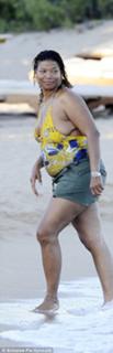 Queen Latifah feet photo thumbnail