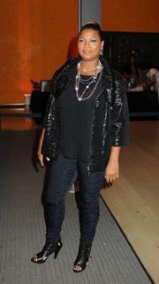 Queen Latifah feet photo thumbnail