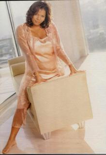Queen Latifah feet photo thumbnail