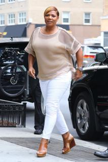 Queen Latifah feet photo thumbnail