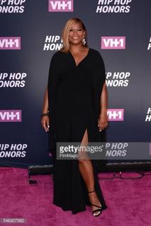 Queen Latifah feet photo thumbnail
