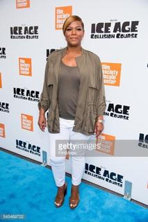 Queen Latifah feet photo thumbnail