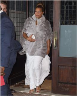 Queen Latifah feet photo thumbnail
